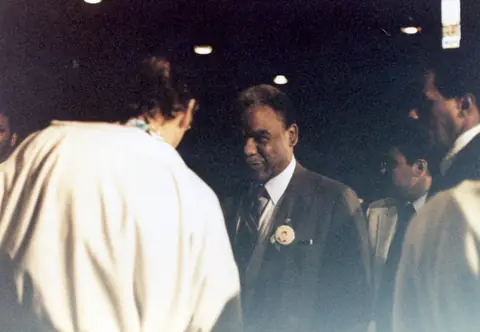 Funeral de Rudy Lozano en la iglesia de San Pío V, Pilsen, junio de 1983