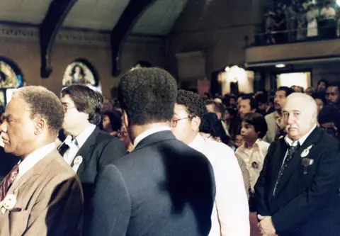 Funeral de Rudy Lozano en la iglesia de San Pío V, Pilsen, junio de 1983