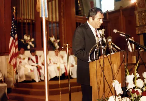 Funeral de Rudy Lozano en la iglesia de San Pío V, Pilsen, junio de 1983
