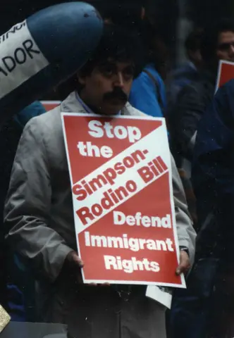 Protesta contra la ley de inmigración Simpson-Rodino, octubre de 1985
