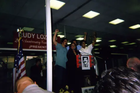 Conmemoración del 20 aniversario de Rudy Lozano, 2003