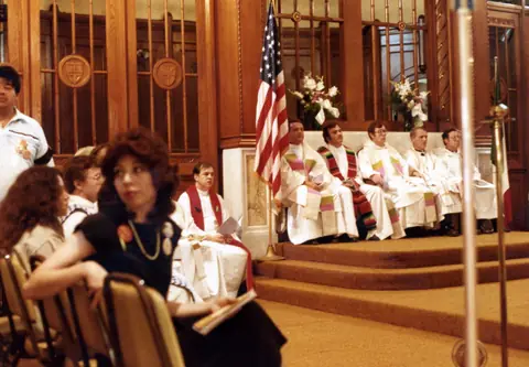 Funeral de Rudy Lozano en la iglesia de San Pío V, Pilsen, junio de 1983