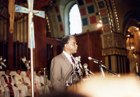 Funeral de Rudy Lozano en la iglesia de San Pío V, Pilsen, junio de 1983