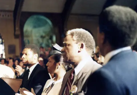 Funeral de Rudy Lozano en la iglesia de San Pío V, Pilsen, junio de 1983
