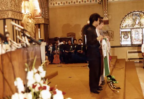 Funeral de Rudy Lozano en la iglesia de San Pío V, Pilsen, junio de 1983
